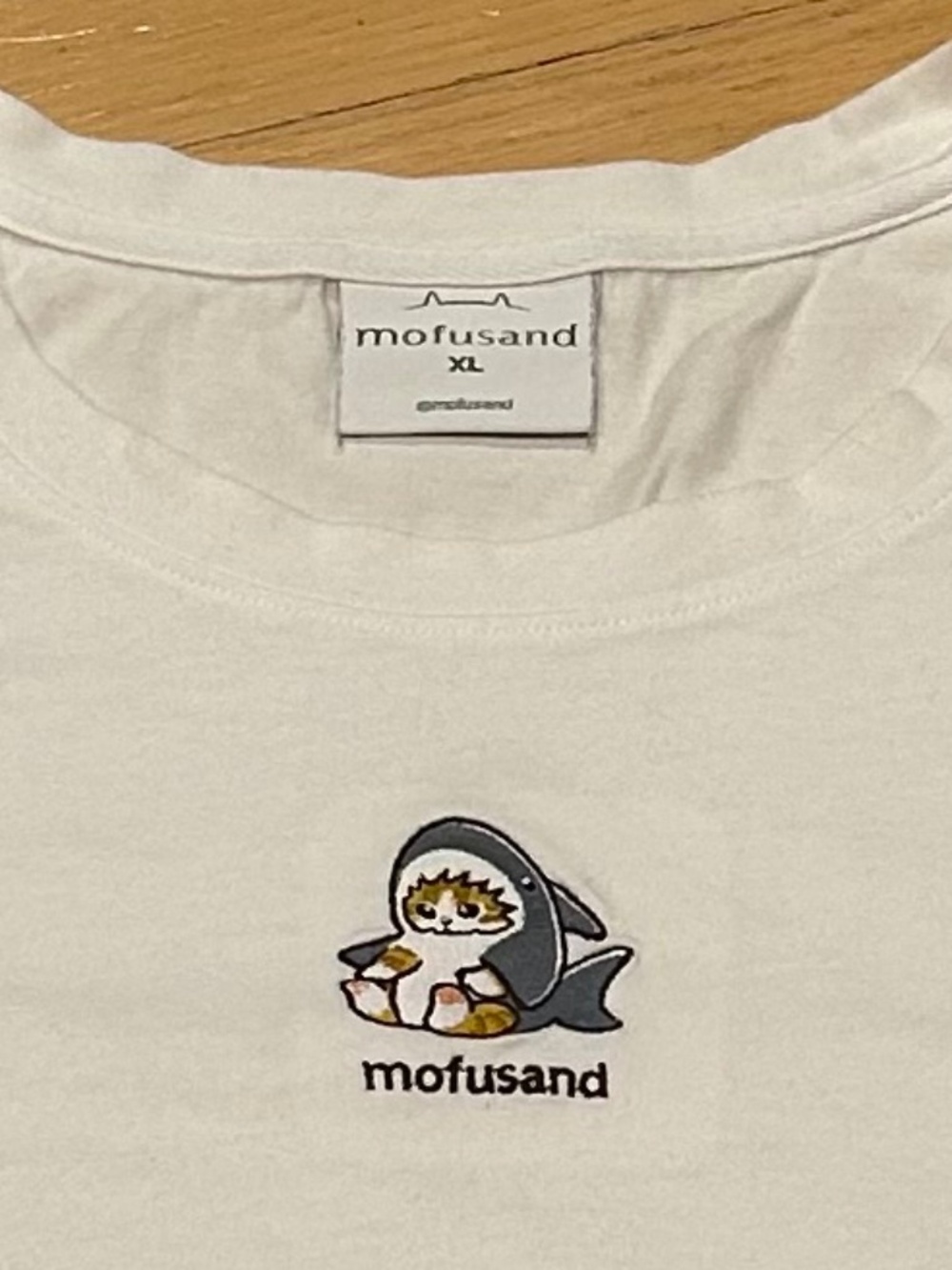 Mofusand White Graphic T-Shirt Shark Cat Size XL